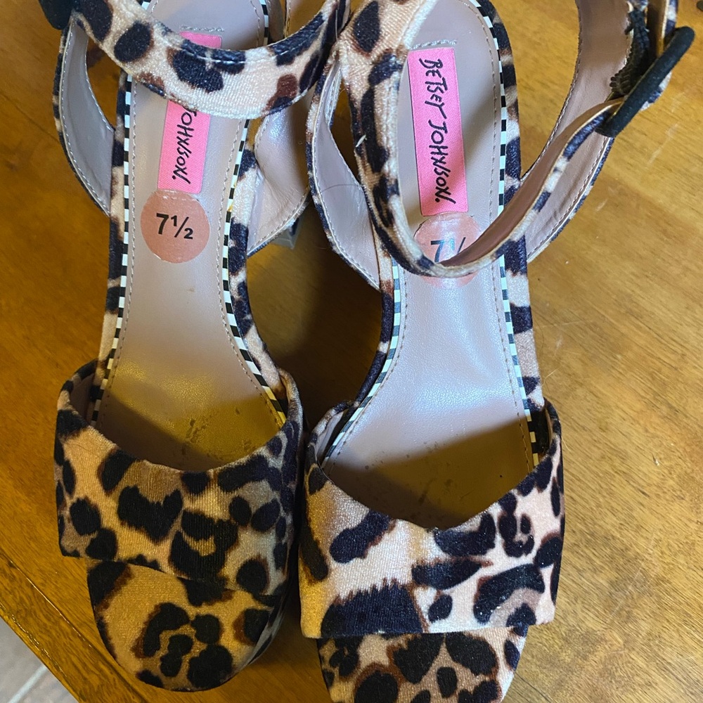Beaty Johnson platforms size 7.5 runs alittle big wore once